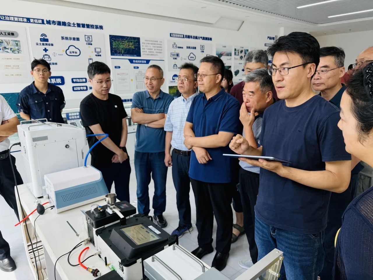 Live demonstration of dynamic image particle size and shape analyzer.jpg